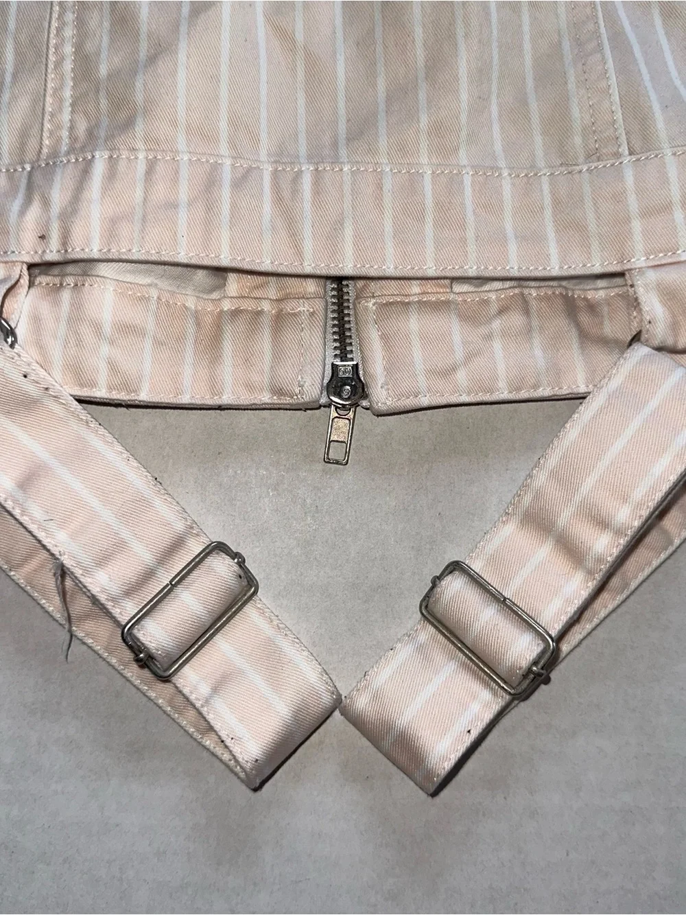 Forever 21 Light Pink & White Stripped Zip Front Adjustable Strap Crop Top in M - Picture 7 of 8